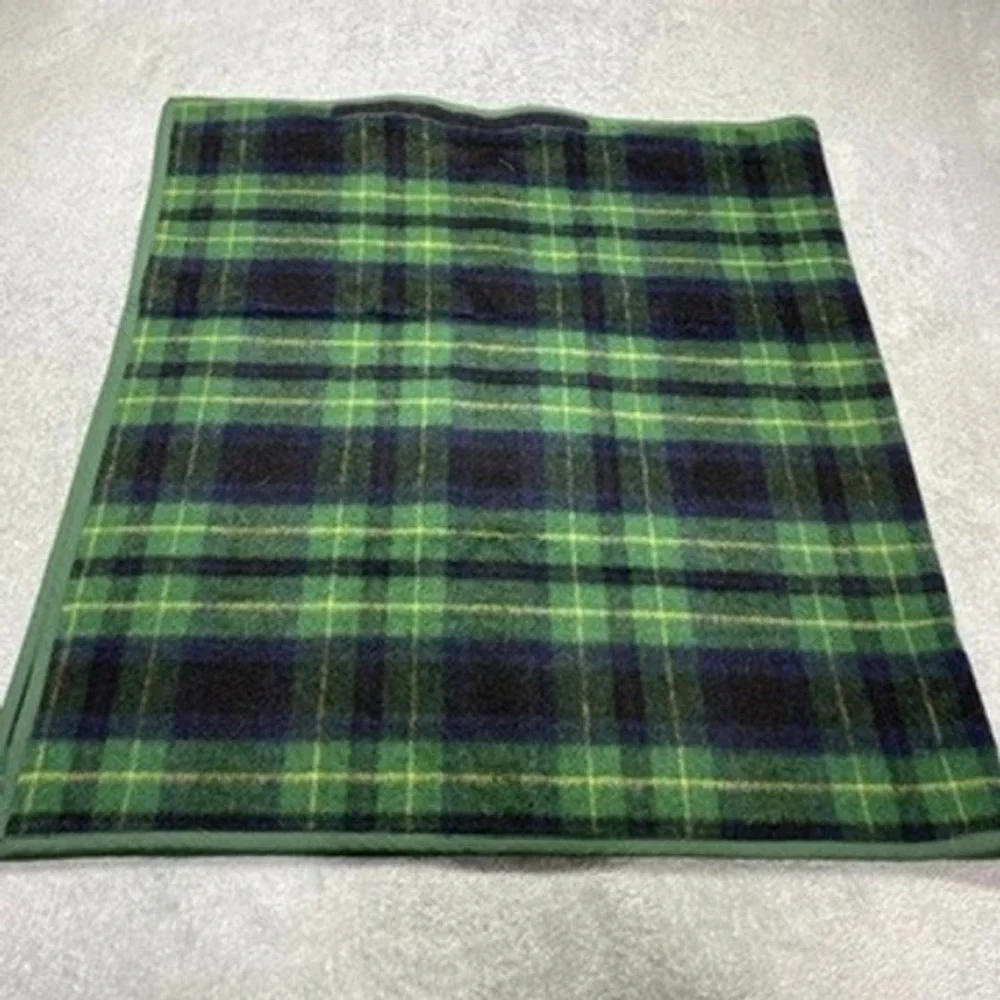 NorSari Wrap Skirt Medium Green Made in USA Wool Blend Heather Wearable Blanket